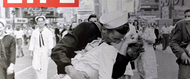 V-J DAY_LIFE_KISS_2.jpg