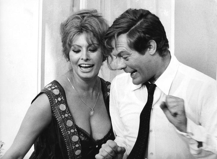 1410692384139_marcello_mastroianni_insieme_a_sofia_loren_nel_film__ieri_oggi_domani___ansa_